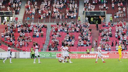 Die Tribünen waren endlich mal wieder voller als leer – wie in Stuttgart beim Spiel gegen den SC Freiburg.