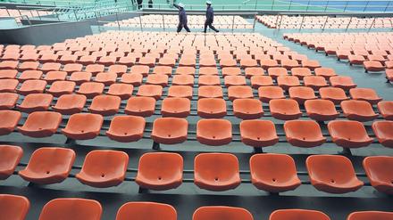 Freie Plätze. Die Zuschauertribünen in Tokio bleiben unbesetzt – ein weiteres Verlustgeschäft für die Organisatoren. 