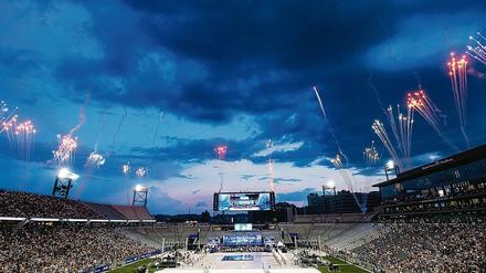 Lichtershow in Birmingham. Im Footballl-Stadion Legion Field fanden die Eröffnungs- und die Abschlussfeier sowie zahlreiche Medaillenübergaben der World Games 2022 sttatt. 