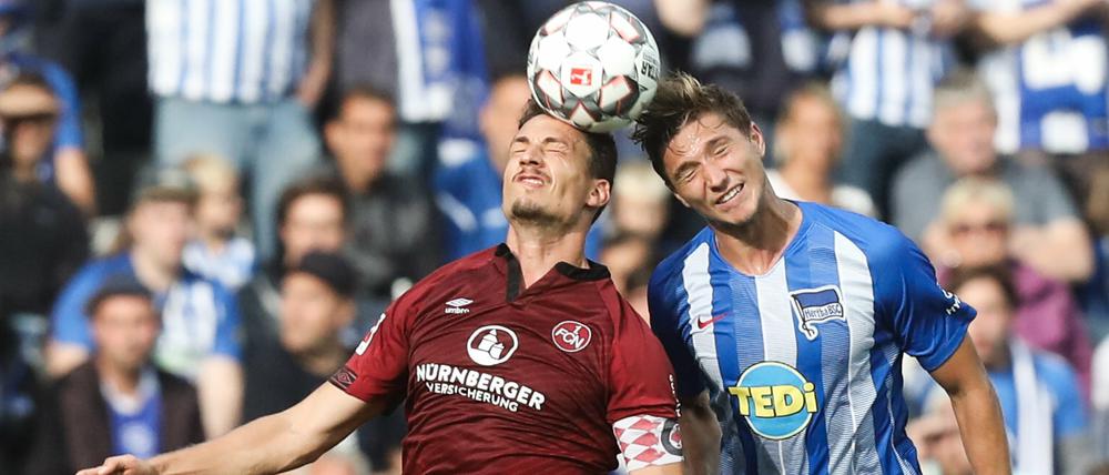 Starke Defensive. Herthas Verteidiger Niklas Stark (r.) und seine Kollegen ließen gegen den 1. FC Nürnberg wenig zu.
