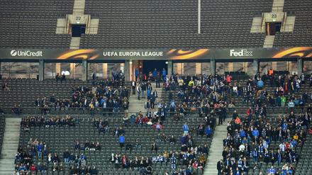 Kurz vor Anpfiff: Viele freie Sitze beim Europa-Kracher der Hertha. 