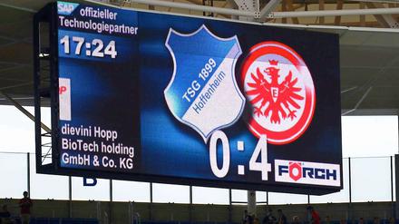 Hoffenheim konnte nach zwei Gelb-Roten Karten mit dem Ergebnis am Ende noch zufrieden sein.