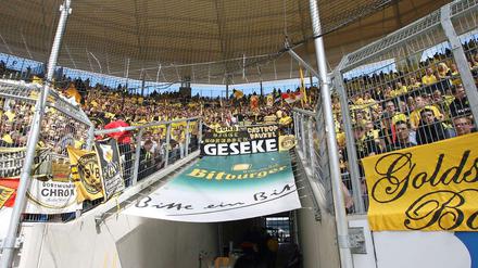 Ohren zuhalten. Dortmunder Fans in Hoffenheim.