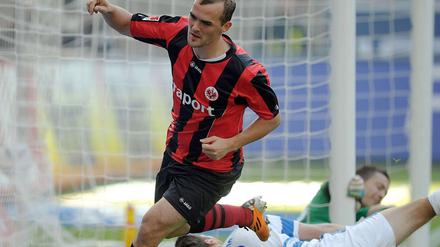 Erwin Hoffer erzielte zwei Treffer beim 3:0-Sieg von Eintracht Frankfurt gegen den MSV Duisburg.