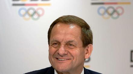 Alfons Hörmann, 53, ist seit Dezember 2013 neuer DOSB-Präsident. Der Allgäuer Unternehmer und Sportpolitiker war von 2005 bis 2013 Präsident des Deutschen Ski-Verbandes (DSV).