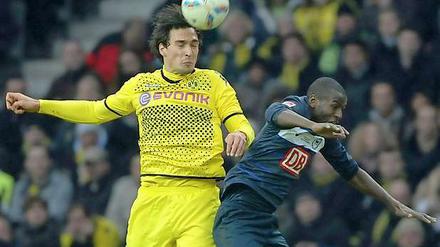 So weit die Füße tragen: Dortmunds Mats Hummels lief gegen Hertha mit Fieber auf.