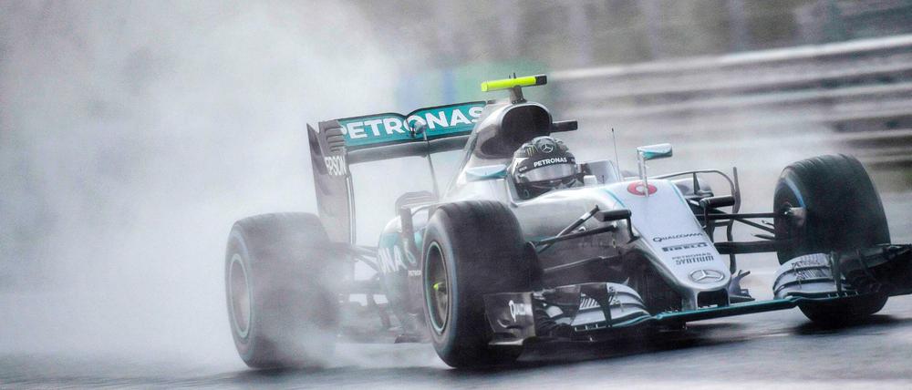 Nico Rosberg im ungarischen Regen.