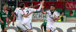 Matchwinner beim Schalker Sieg in Augsburg: Klaas-Jan Huntelaar (r.).