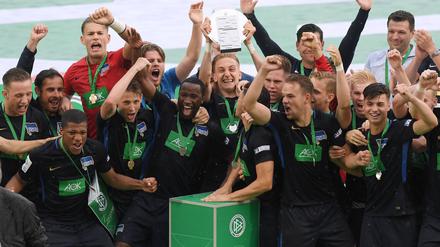 Meister! Die Spieler von Hertha BSC feierten am 27. Mai 2018 in Oberhausen den Titelgewinn. 