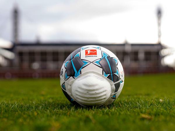 Atemlos: Die Fußball-Bundesliga sucht nach Wegen, die Saison zu beenden.