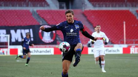 Niklas Stark spielt in seiner sechsten Saison beim Berliner Fußball-Bundesligiste