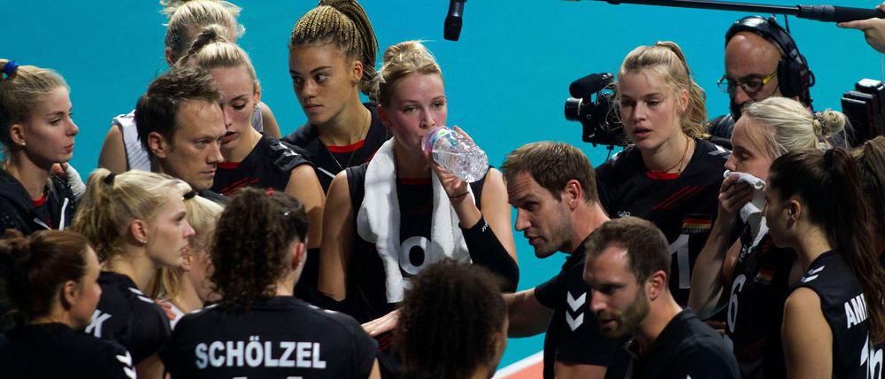 Die deutschen Volleyballerinnen haben erstmals seit 2005 wieder ein EM-Viertelfinale 