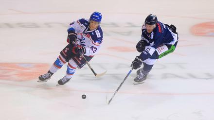 Ruslan Iskhakov (l.) ist erst mit 20 Jahren aus der KHL in die DEL gewechselt, um sich dort Richtung NHL weiterzuentwickeln.