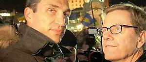 Im Ring der Politik: Wladimir Klitschko im Dezember 2013 mit dem damaligen Bundesaußenminister Guido Westerwelle auf dem Maidan in Kiew.