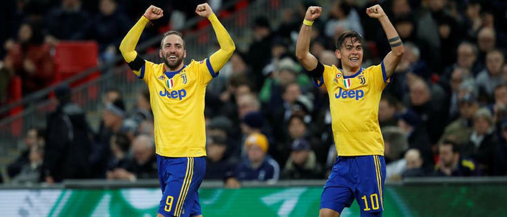 Kaum zu glauben. Gonzalo Higuain (l.) und Paulo Dybala stehen mit Juventus im Viertelfinale der Champions League.