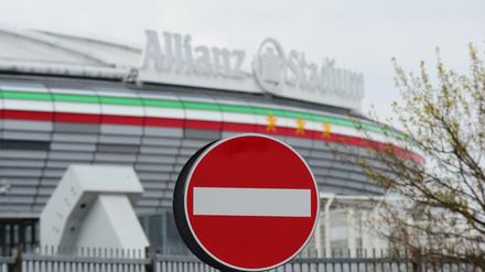 Stopp! An Fußball ist bei Juventus Turin momentan nicht zu denken, die Mannschaft befindet sich in Quarantäne.