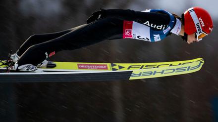 Katharina Althaus ist die Überfliegerin bei den Skispringerinnen und bescherte dem deutschen Team einen Weltcup-Sieg.