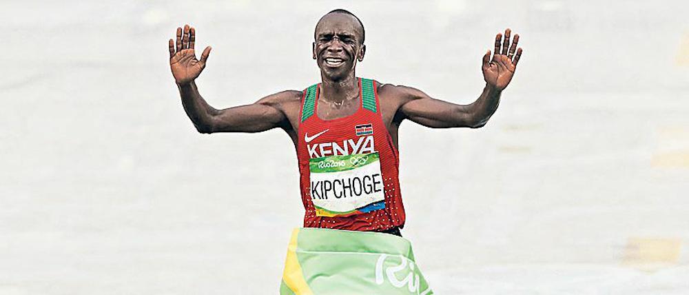 Eliud Kipchoge bei seinem Olympiasieg von Rio. Das Ziel, einen Marathon unter 2 Stunden zu laufen, verpasste er knapp.