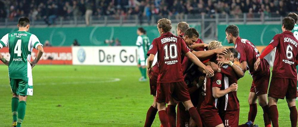 Frust beim 1. FC Union. Der Berliner Zweitligist scheitert an den Kickers Offenbach und fliegt somit aus dem DFB-Pokal.