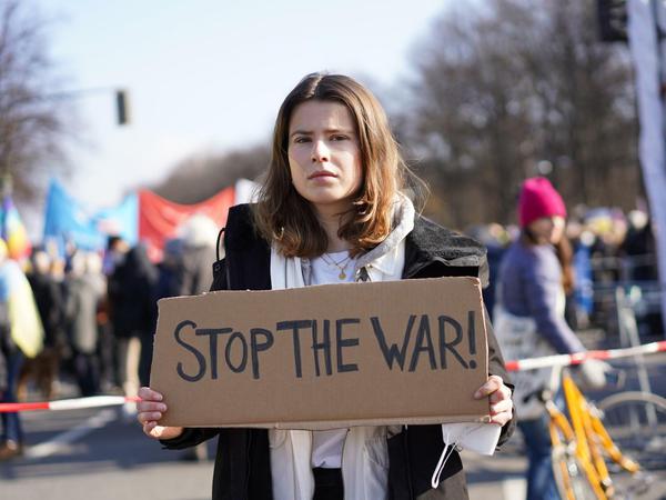  Die Klimaschutz-Aktivistin Luisa Neubauer (25) ist einer der führenden Köpfe der Bewegung Fridays for Future in Deutschland. 
