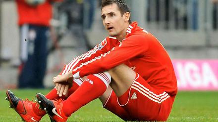 Nationalstürmer Miroslav Klose gab seinen Abschied dem deutschen Fußball-Rekordmeister Bayern München bekannt.