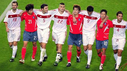 22 Freunde. Die Mannschaften aus Südkorea und der Türkei machten das Spiel um Platz drei 2002 zu einem Fest.