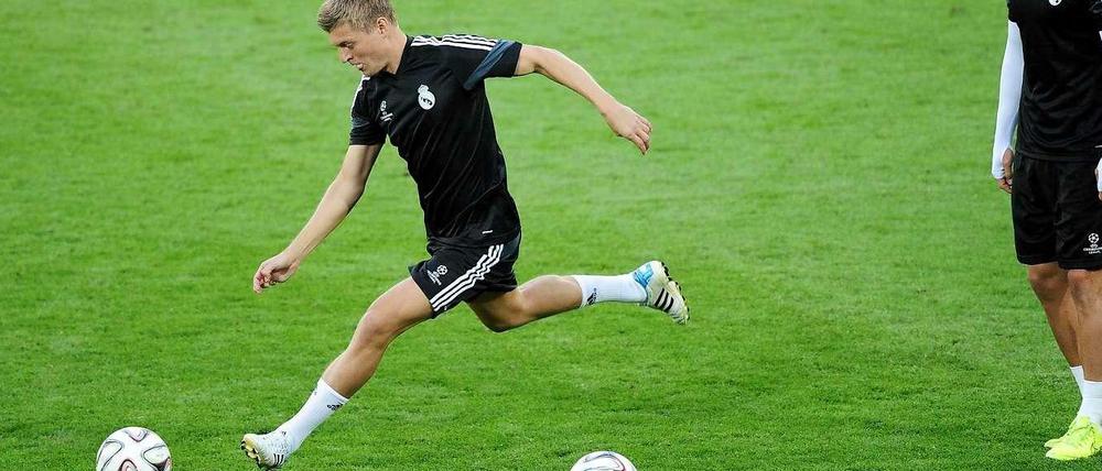 Spielvorfreudig. Toni Kroos stand im Uefa-Supercup gegen den FC Sevilla in der Startelf und gab sein Debüt für Real Madrid.