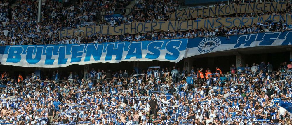 Herthas Fans wissen genau, wer schuld war an den Ausschreitungen in Dortmund.