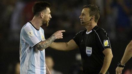 Reden ist Silber, Schweigen ist... Das weiß Lionel Messi nun auch.