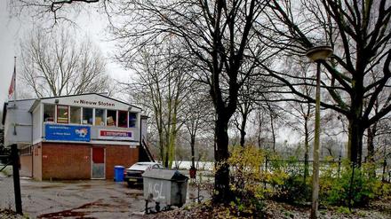 Das Vereinsheim des Amsterdamer Fußballklubs Nieuw Sloten. Drei Jugendspieler des Klubs sollen einen Linienrichter zu Tode geprügelt haben.