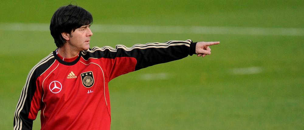 Joachim Löw, 50, betreut die deutsche Fußball-Nationalmannschaft am Freitag im EM-Qualifikationsspiel gegen die Türkei zum 60. Mal.