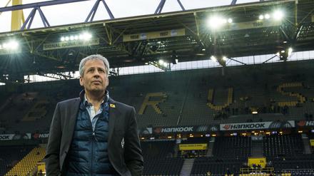 OGC Nizza lässt Trainer Lucien Favre laut Medienberichten nicht nach Dortmund ziehen.
