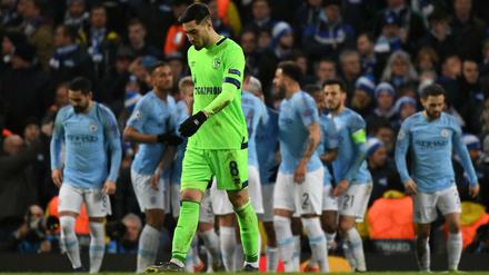 Niedergeschlagen. Suat Serdar und der FC Schalke 04 hatten keine Chance bei Manchester City.
