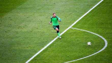 Draußen vor dem Tore. Manuel Neuer steht für eine neue Form des Torwart-Spiels.