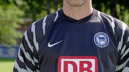 Der 38-jährige Marco Sejna wurde in Berlin geboren und war bereits von 1990 bis 1995 Herthaner. Er kommt vom Zweitligaaufsteiger FC Ingolstadt. In der Saison 2004/05 spielte er in der Alten Försterei. 