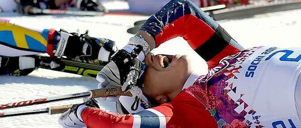 Trauer und Wut. Die norwegischen Skilangläuferinnen widersetzten sich dem Trauerflor Verbot des IOC - prompt gab es eine Rüge.