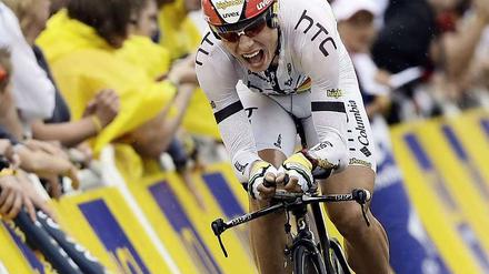 Tony Martin kämpft sich beim Prolog der Tour de France auf Platz zwei.