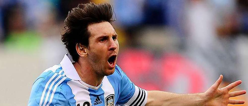 Schon wieder drin. Lionel Messi zaubert für Argentinien gegen Brasilien.