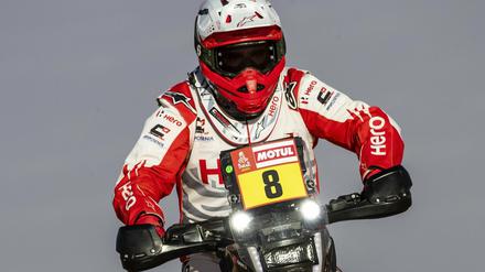 Hilfe kam zu spät. Der portugiesische Motorradpilot Paulo Goncalves ist bei der Rallye Dakar ums Leben gekommen.