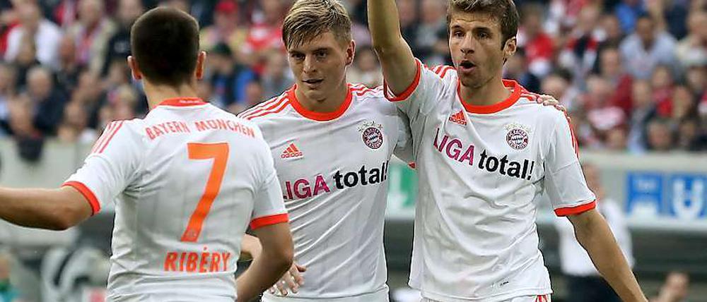 Thomas Müller (rechts) sorgte per Foulelfmeter für den einzigen Treffer des FC Bayern München.