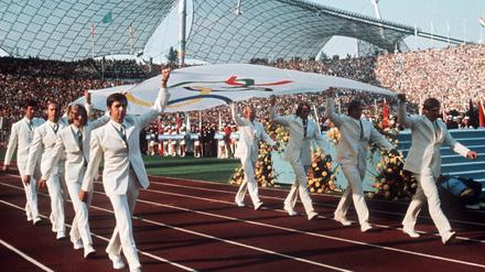 Leicht und luftig wollte sich Deutschland unter dem markanten Zeltdach des Olympiastadions 1972 in München der Welt präsentieren.