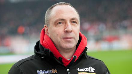Unions Trainer Norbert Düwel setzt auf ein neues Zentrum beim 1. FC Union.