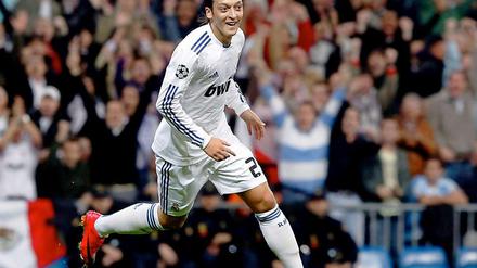 Mesut Özil nach seinem Treffer zum 2:0.
