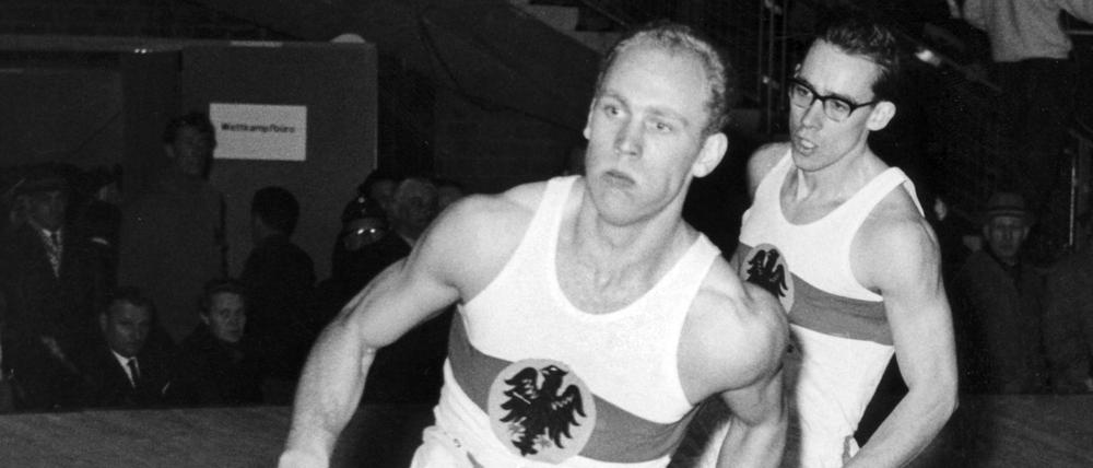 Willi Holdorf während des Hallen-Leichtathletikländerkampfs Deutschland gegen Großbritannien