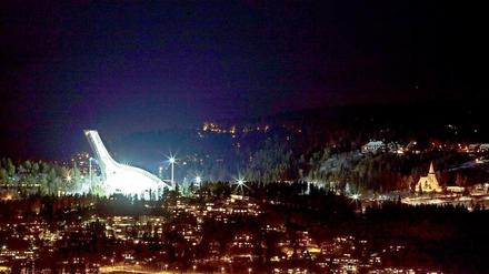 Wird hier bald olympisch gesprungen? Die Holmenkollen Skisprung Arena in Oslo.