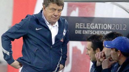 War es das endgültig? Hertha-Trainer Otto Rehhagel entlässt seine Spieler in den Urlaub.
