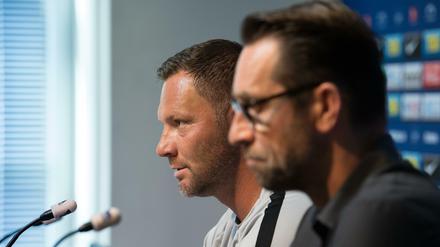 Im Hintergrund: Pal Dardai und Michael Preetz sehen bei Hertha BSC keine gemeinsame Zukunft mehr.