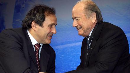 Keine Freunde mehr: Michel Platini (l.) und Joseph Blatter.