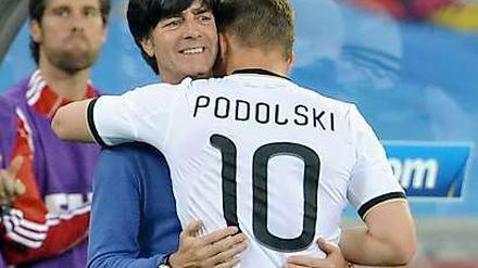 Joachim Löw hat's ja immer gewusst: Lukas Podolski ist eben doch ein guter Fußballer - zumindest wenn er im Nationaltrikot aufläuft.