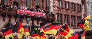Tausende Fans bejubelten das DFB-Team auf dem Frankfurter Römer.